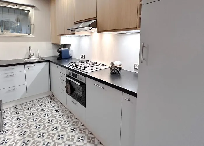 Eucalyptus - Ground Floor With Pool Near The Sea *