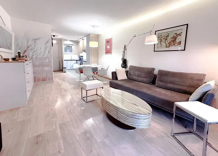 Eucalyptus - Ground Floor With Pool Near The Sea *